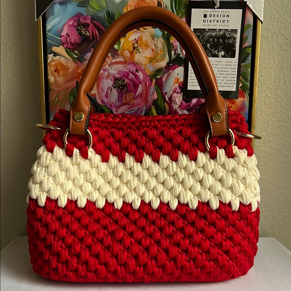 Hand Crafted Top Handle Shoulder Bag - Picture 14 of 17